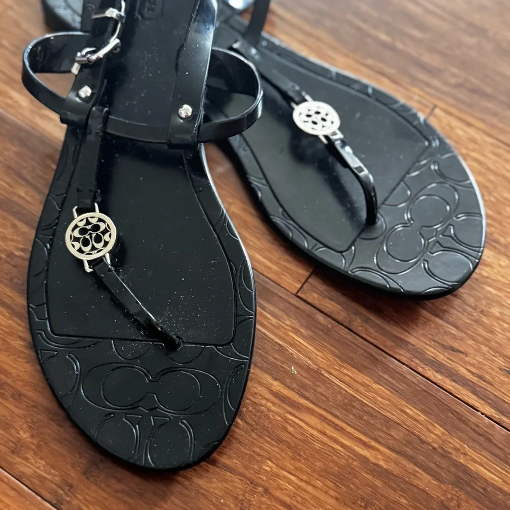 COACH Pansy Jelly Thong T-Strap Sandals Patent Black Monogram Sliver Buckle Flat - Picture 2 of 8